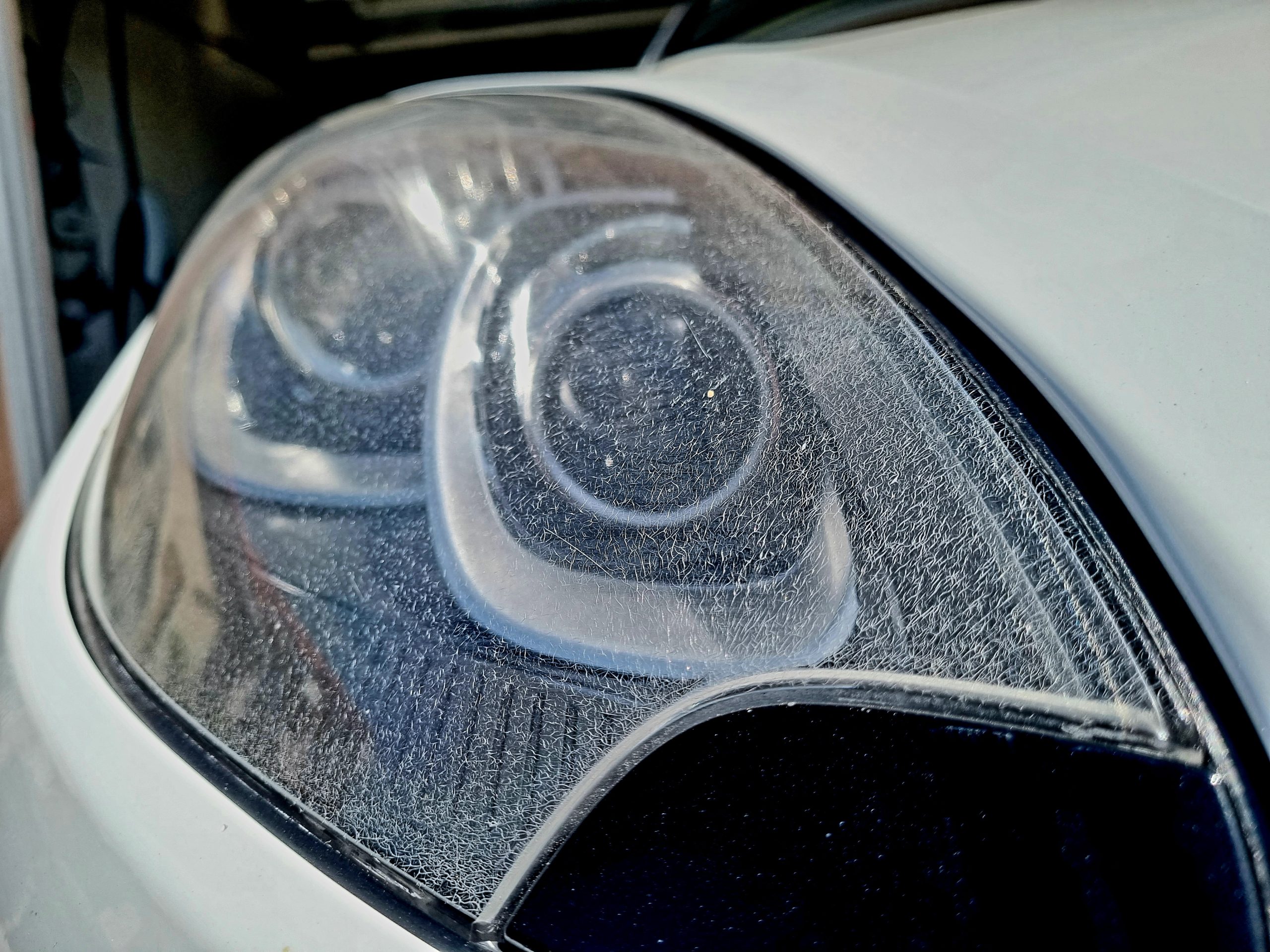 under-clear-coat-sw-cracks-vivid-headlight